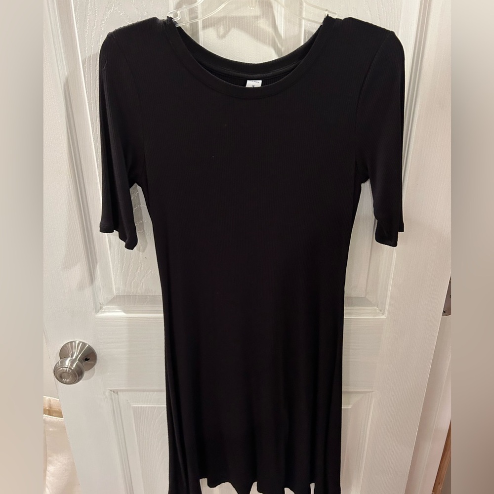 Old navy. Women’s medium, black short sleeve dress.